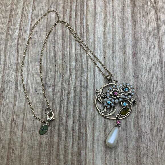 Viva Floral Rhinestone Gold Tone Dangling Faux Pearl Necklace - Picture 2 of 7